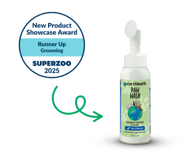 Earthbath Paw Wash bottle with SuperZoo 2025 award badge on a white background